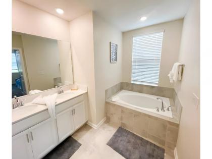 Ocean Lavish 2 BR on Golf Course Champions Gate - image 9