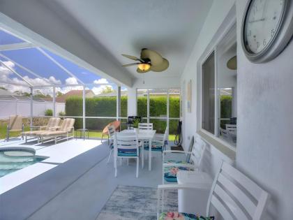 Cove Beautiful 4 Bedroom  with Pool for Family - image 14