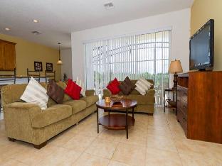 Viola Large 5BR Pool Home in Gated Resort - image 4