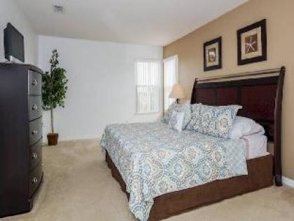 Viola Large 5BR Pool Home in Gated Resort - image 5