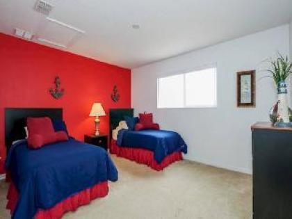 Viola Large 5BR Pool Home in Gated Resort - image 6
