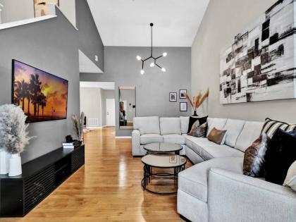Beautiful townhouse centrally located