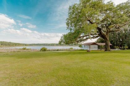 Historic Lakefront Estate - image 4