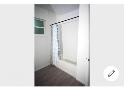room in residential home - image 6