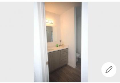 room in residential home - image 7