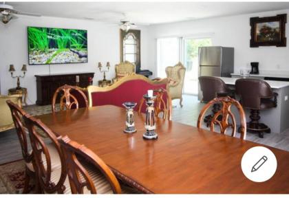 room in residential home - image 9