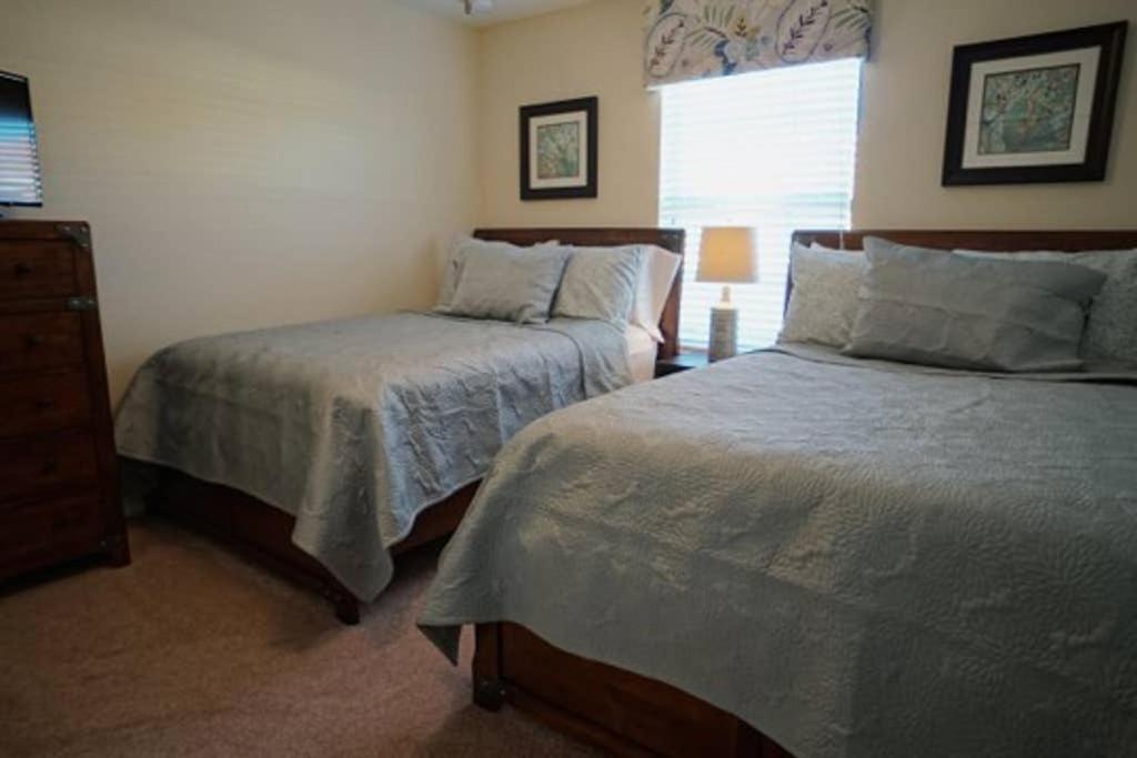 Cozy 4BR Home Private Pool Great Stay - image 2
