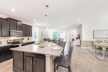Stunning 7BR Retreat Private Pool Perfect Location! - image 15