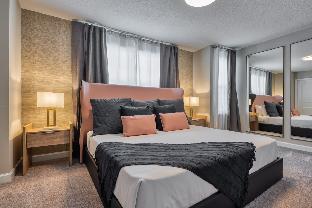 Super spacious near Disney with private pool - image 6