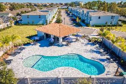 Luxury 5 bedroom home 10 minutes from Disney - image 6