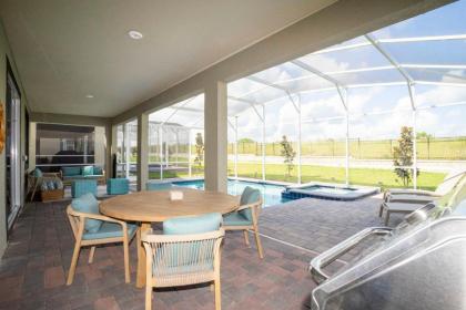 Enchanting Themed Home with Private Pool - image 11