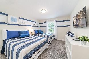 Chic Spacious with Private Pool Ideal Location - image 4