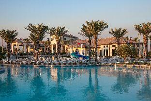 Chic Spacious with Private Pool Ideal Location - image 5