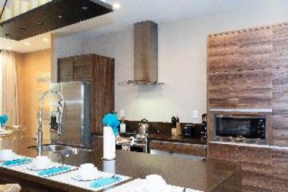 Accessible 4Bd Close to Disney @ Magic Village 7581 - image 13