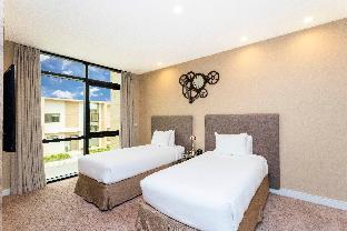 Accessible 4Bd Close to Disney @ Magic Village 7581 - image 2