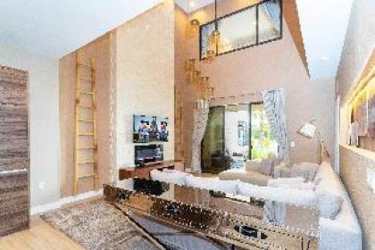 Accessible 4Bd Close to Disney @ Magic Village 7581 - image 8