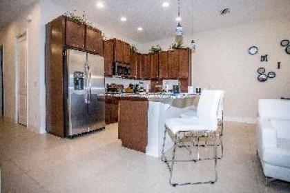 Fabulous Vacation Home  w/ Screened Pool Close To Disney 146 - image 20