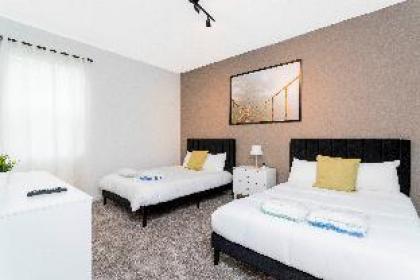 Family Friendly  3Bd Close to Disney @Champions Gate 991 - image 10