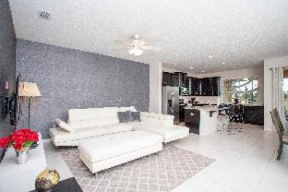 Family Friendly 4Bd with Pool @ Solara Resort 1517 - image 10
