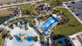 Family Friendly 4Bd with Pool @ Solara Resort 1517 - image 2