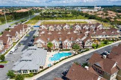 Gorgeous 4 Bedroom Family Friendly Close to Disney 7573 - image 3