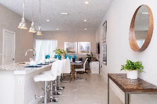 Gorgeous 4 Bedroom Family Friendly Close to Disney 7573 - image 4