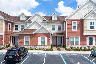 Gorgeous 4 Bedroom Family Friendly Close to Disney 7573 - image 5