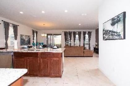 Gorgeous 5 Bd w/ Pool & Jacuzzi > Close to Disney 6071 - image 20