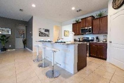 Gorgeous 5 Bd w/ Pool & Jacuzzi > Close to Disney 6071 - image 9