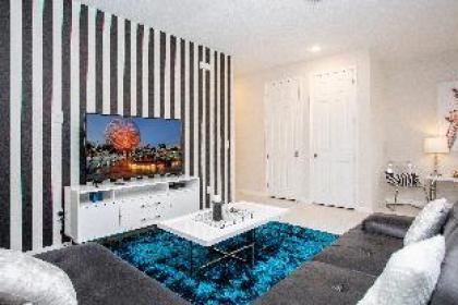 Gorgeous 4Bd w/ Pool Close to Disney @ Solara 1551 - image 20