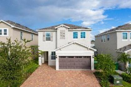 Luxurious 5Bd Single Family w Pool&Jacuzzi @Encore Resort 7432 - image 2