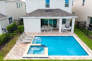 Luxurious 5Bd Single Family w Pool&Jacuzzi @Encore Resort 7432 - image 3