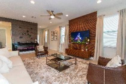 Luxurious 5Bd Single Family w Pool&Jacuzzi @Encore Resort 7432 - image 4