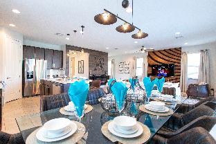 Luxurious 5Bd Single Family w Pool&Jacuzzi @Encore Resort 7432 - image 5