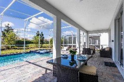 Luxurious Single Family Home w Pool Close to Disney 1568M - image 12
