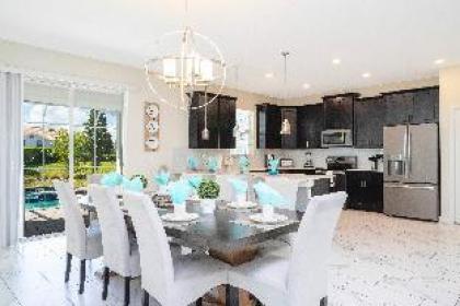 Luxurious Single Family Home w Pool Close to Disney 1568M - image 15