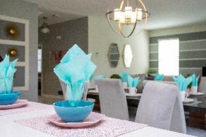 Luxurious Single Family Home w Pool Close to Disney 1568M - image 19