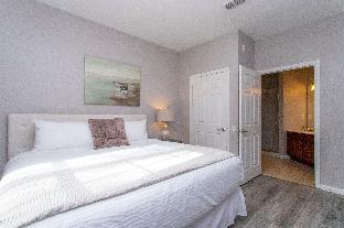 Magnificent 2 Bedroom Apartment Vista Cay Resort 107 - image 2