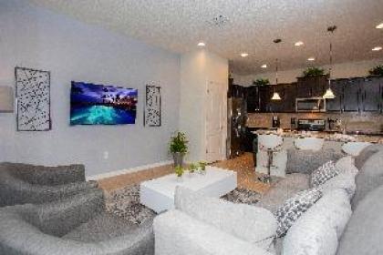 Luxury 5 Bedroom w/ Private Pool Close to Disney 8875 - image 10