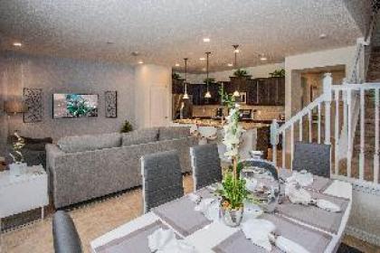 Luxury 5 Bedroom w/ Private Pool Close to Disney 8875 - image 14