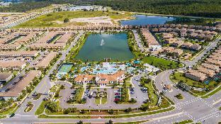 Luxury 5 Bedroom w/ Private Pool Close to Disney 8875 - image 2