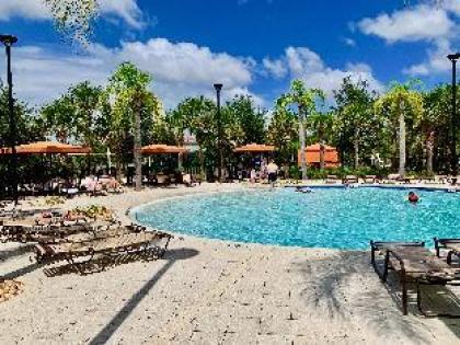 Luxury 5Bd w/ Jacuzzi & Pool Near Disney @ 5528 - image 14