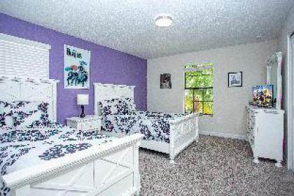 Luxury 5Bd w/ Jacuzzi & Pool Near Disney @ 5528 - image 15