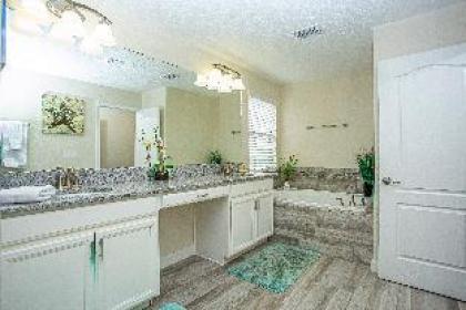 Luxury 5Bd w/ Jacuzzi & Pool Near Disney @ 5528 - image 18
