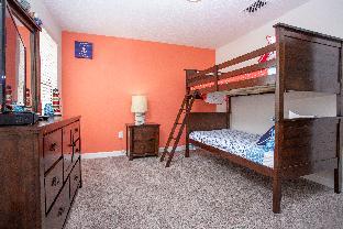 Luxury 5Bd w/ Jacuzzi & Pool Near Disney @ 5528 - image 7