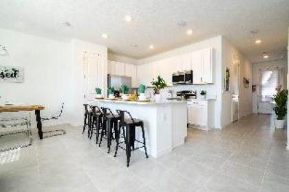 Marvelous 3 Bd Close to Disney @ Enclaves at Festival 827 - image 2