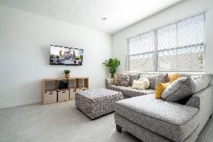 Marvelous 3 Bd Close to Disney @ Enclaves at Festival 827 - image 9