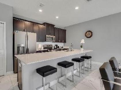 Marvelous 4 Bedroom w/ Screened Pool Close to Disney 1569 - image 10