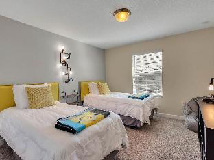 Marvelous 4 Bedroom w/ Screened Pool Close to Disney 1569 - image 2