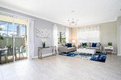 Spacious 5Bd Close to Disney @Champions Gate 1012 - image 10
